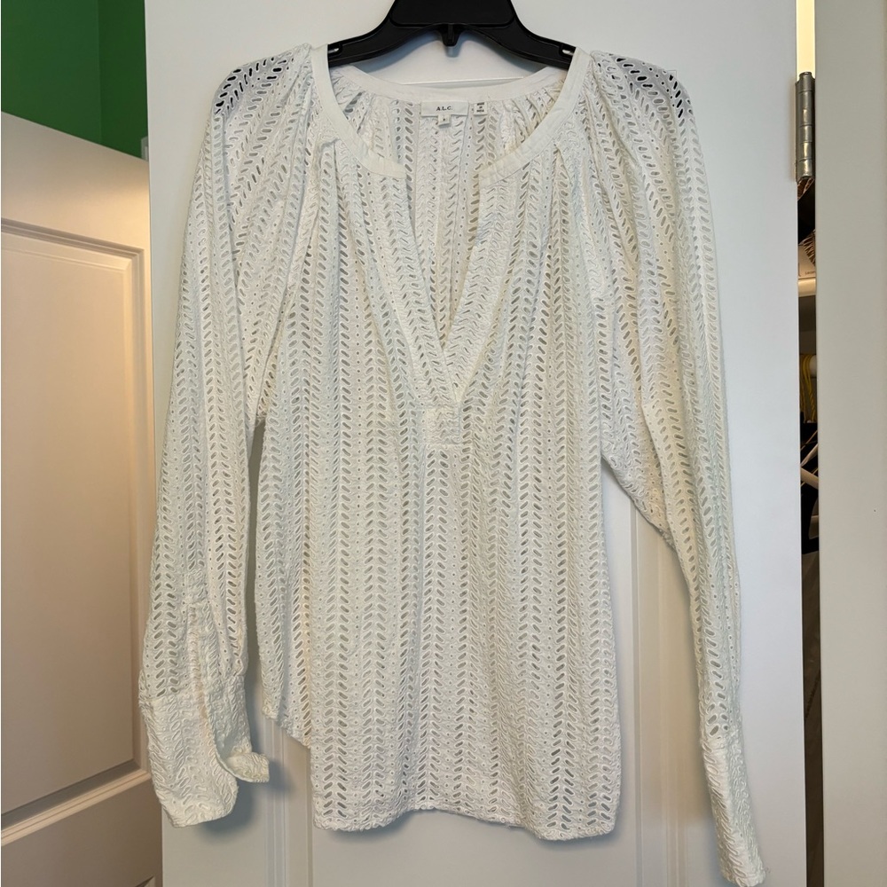 Elegant White Lace Women's Top